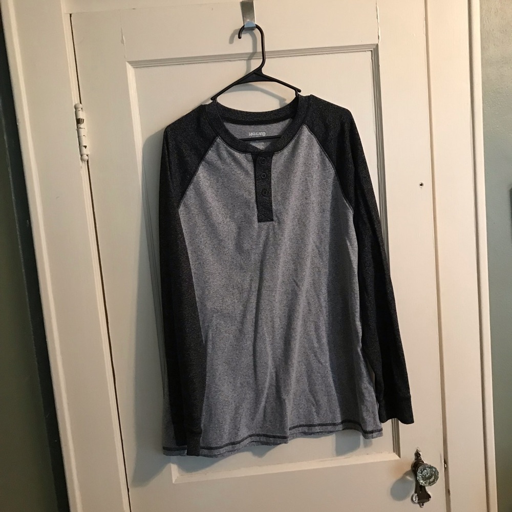 T-Shirt, good condition.